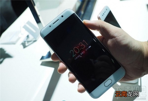 vivo xplay6多少钱？vivo xplay6配置参数介绍