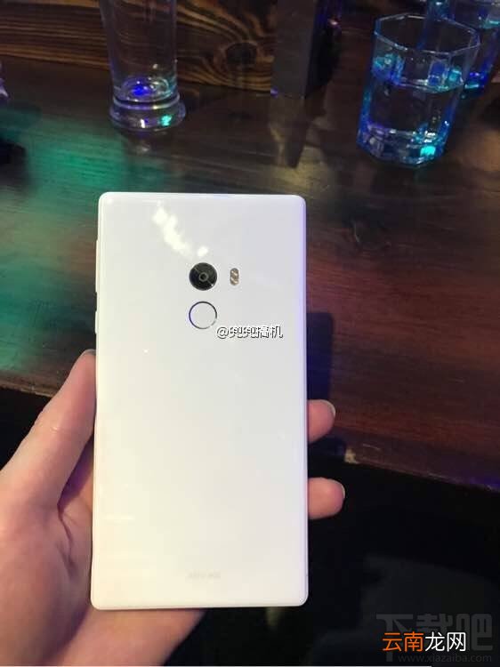 小米MIX白色版好看吗 小米MIX白色版真机上手图片