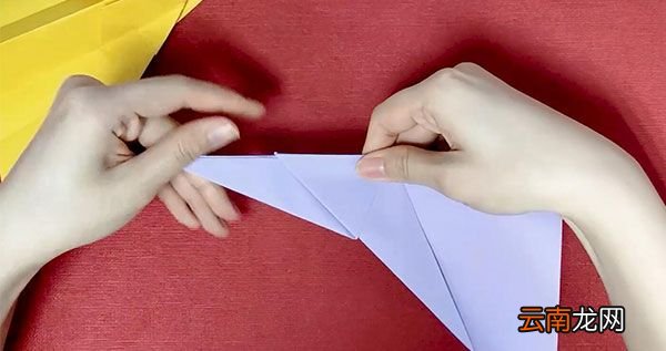 直线纸飞机怎么折