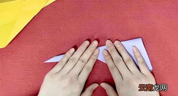 直线纸飞机怎么折