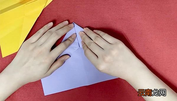 直线纸飞机怎么折