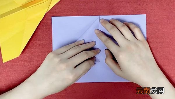 直线纸飞机怎么折