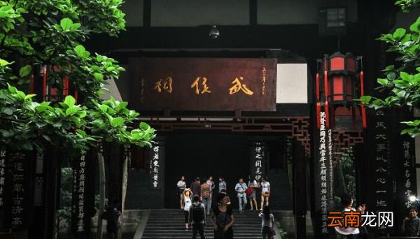 三国演义中草船借箭的起因是什么 草船借箭的起因是什么