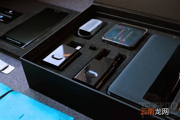 华为Mate9保时捷版有什么配件？华为Mate9保时捷真机开箱图赏