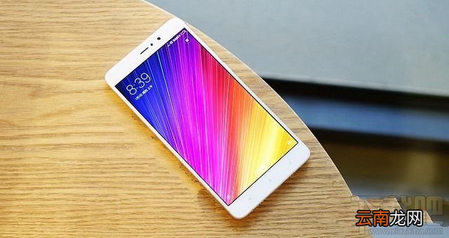 联想zuk edge和小米5splus哪个好？zuk edge与小米5splus区别对比评测