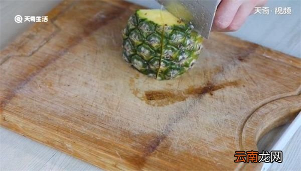 菠萝怎么削皮 教你怎么削菠萝皮