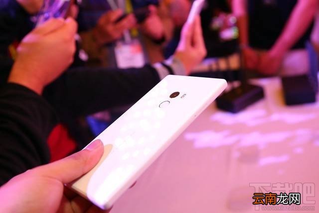 小米MIX白色版怎么样？小米MIX白色和黑色对比图鉴
