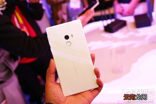 小米MIX白色版怎么样？小米MIX白色和黑色对比图鉴