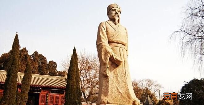 “文起八代之衰”中的“八代”指什么？
