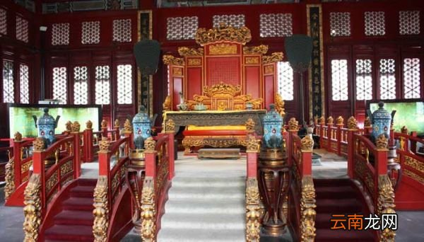华盖蔽日的意思 华盖蔽日的意思是什么
