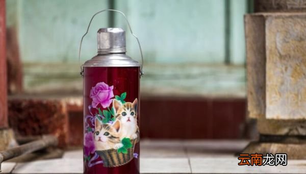 暖壶里的水垢怎么去除 暖壶里的水垢去除窍门