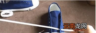 匡威帆布鞋鞋带怎么系