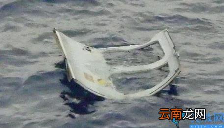 日本黑鹰直升机失事残骸碎片照曝光10人失踪