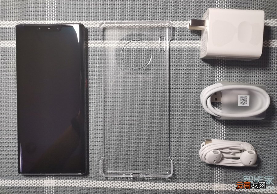 华为mate30pro 5G版自带耳机吗