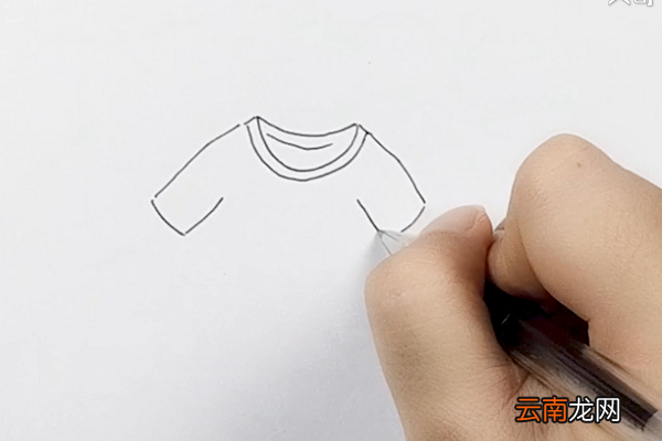 衣服简笔画