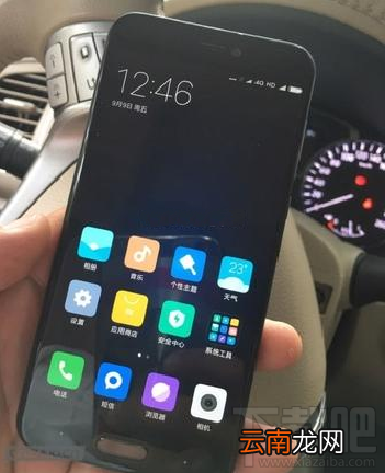 小米5c怎么插卡？小米5c安装SIM卡教程