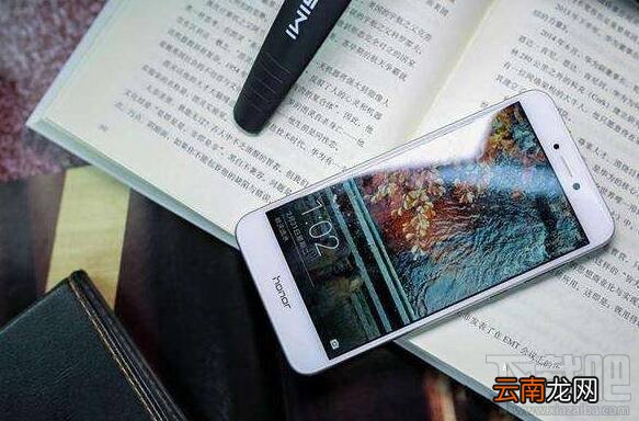 荣耀8青春版和魅蓝note5哪个好？魅蓝note5和荣耀8青春版区别对比