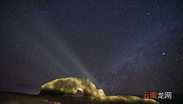 除了太阳离我们最近的恒星是 比邻星属于哪个星系