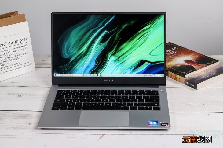荣耀MagicBook 14的屏幕大小是