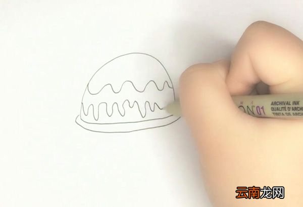 奶油蛋糕简笔画
