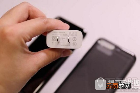 小米6陶瓷和玻璃区别是什么 小米6玻璃版和陶瓷版对比评测