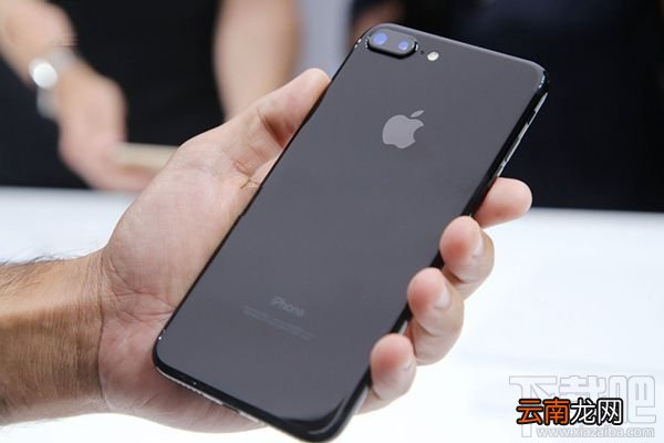 美图M8和iPhone7哪个好？苹果7和美图M8区别对比
