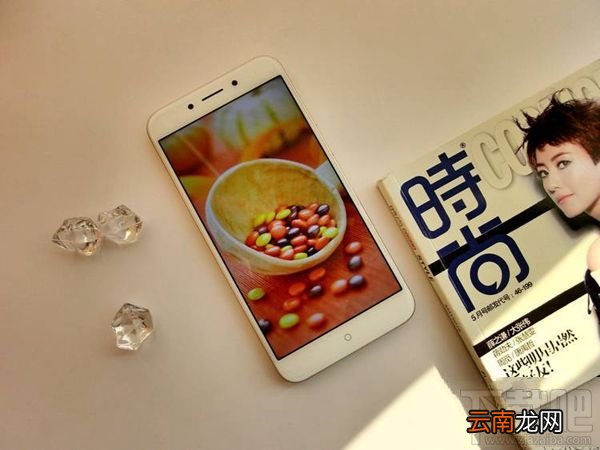 坚果Pro和360手机N5哪个好？360手机N5和坚果Pro区别对比