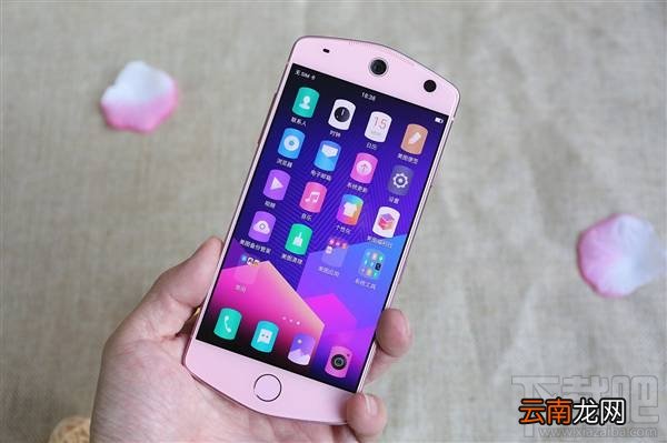 美图M8樱花粉怎么样？美图M8樱花粉色开箱图赏