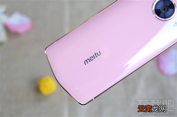 美图M8樱花粉怎么样？美图M8樱花粉色开箱图赏