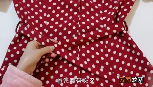 裙子上的蝴蝶结怎么打法 裙子蝴蝶结的打法