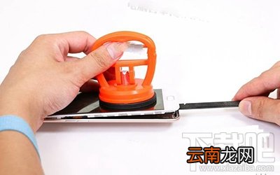 OPPO R11后盖怎么打开换卡