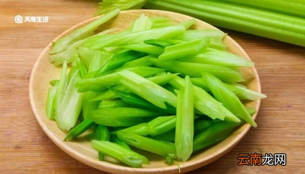 芹菜炒肉的做法 怎样炒芹菜好吃又简单