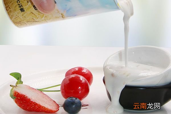 绿茶和酸奶能一起喝吗 绿茶能跟酸奶一起喝吗