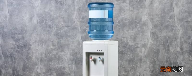 水桶内壁上的青苔清理方法