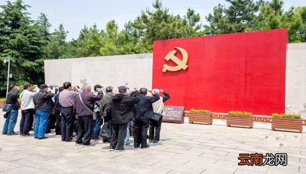 粪土当年万户侯粪土是什么意思 粪土当年万户侯的粪土的意思