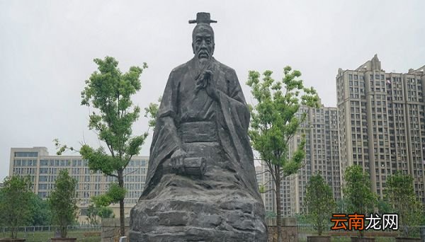 自损八百的前一句 自损八百的前半句是什么