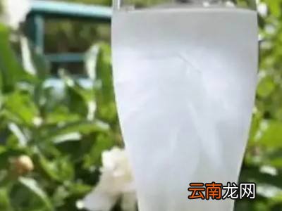 水放在冰箱里的变化步骤