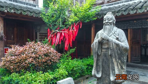 孔夫子搬家一一尽是书还是净是书 孔夫子搬家尽是书这是一条