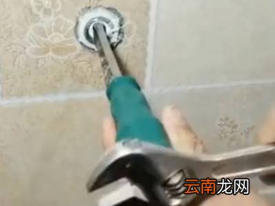 内丝断了有什么工具取出来