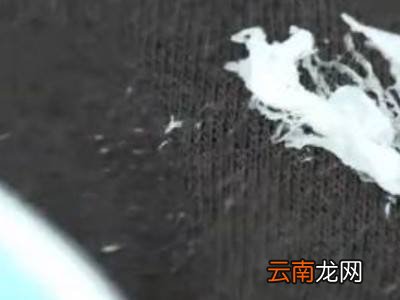万能胶水粘衣服上用什么可以洗掉