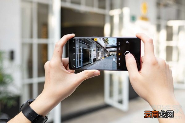 opporeno3pro支持光学防抖吗