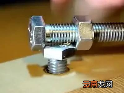 生锈的螺丝怎样快速卸下来