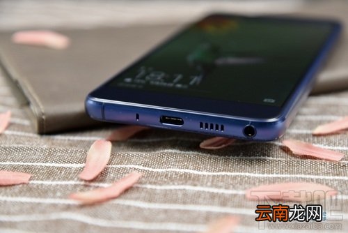 水墨屏显示器是什么？水墨屏手机有什么好处？