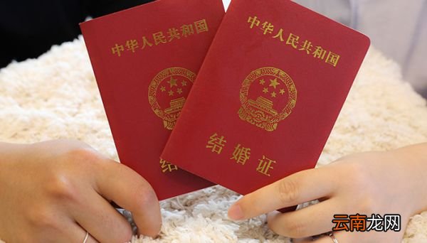 领证官宣发朋友圈的句子 领证官宣发朋友圈的句子有哪些