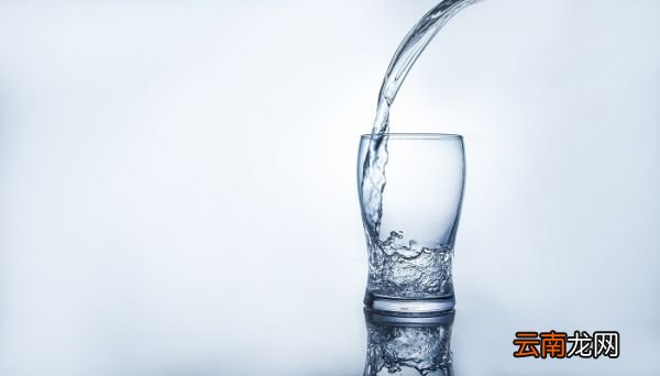 桶装水是矿泉水还是纯净水 家里的桶装水是矿泉水还是纯净水