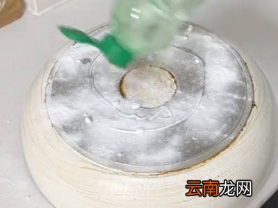 刷锅底用什么刷能刷干净