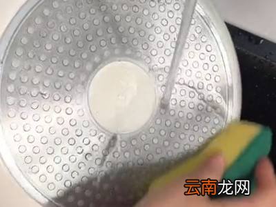 刷锅底用什么刷能刷干净