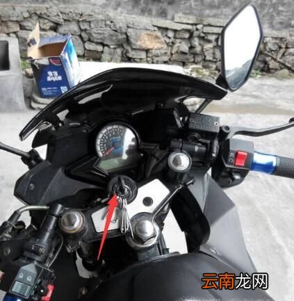 教你怎么骑摩托车