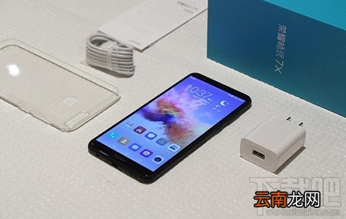 荣耀畅玩7X怎么装卡/插卡?荣耀畅玩7X手机sim卡安装教程