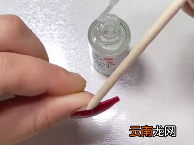 指甲胶水用什么溶解
